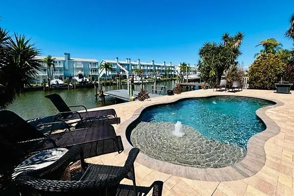 Waterfrontpoolgameswalk2beach Clearwater Beach