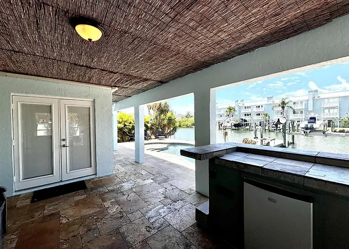 Ferienhaus Waterfrontpoolgameswalk2beach *