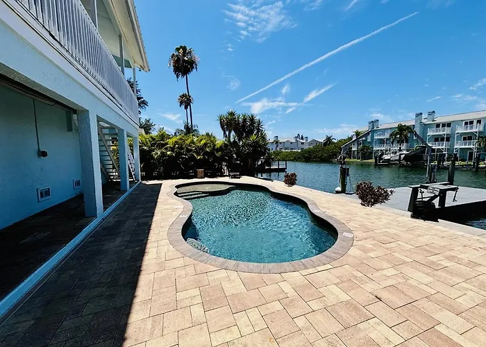 Ferienhaus Waterfrontpoolgameswalk2beach *